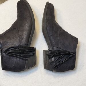 Carlos womens ankle boot frindge size 6 suade black pre-owned